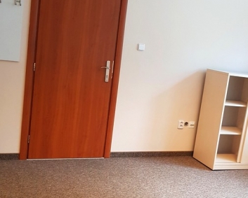 Prenájom kancelárie 17m2 Lamač Bratislava IV.